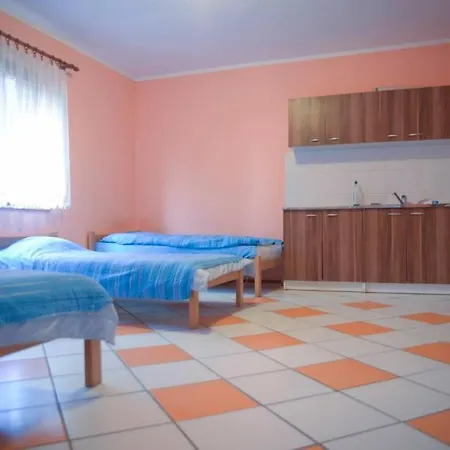 Prenociste Biker Friendly Apartment Pecinci