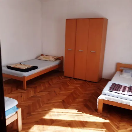 Prenociste Biker Friendly * Pecinci